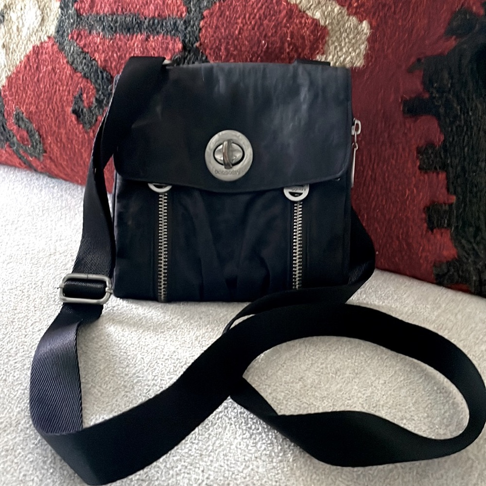 Baggallini crossbody mini bag